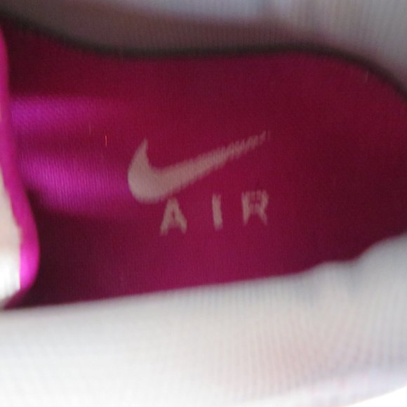 Nike Air BRS1000 Athletic Shoes Size 9.5 main image 4